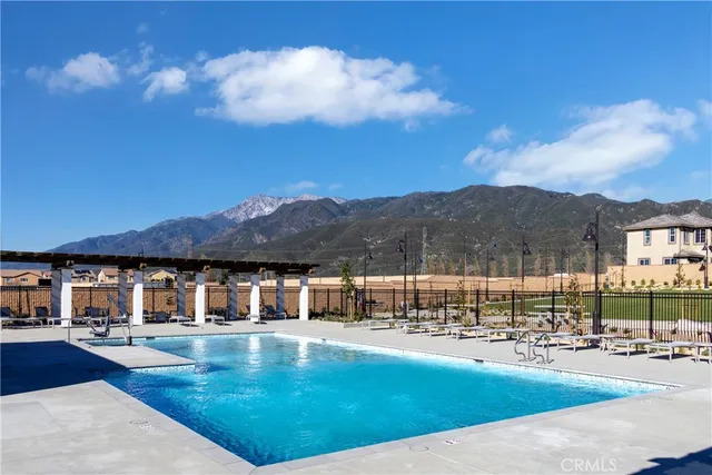 a view of an house with swimming pool