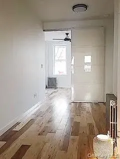 a view of livingroom with furniture