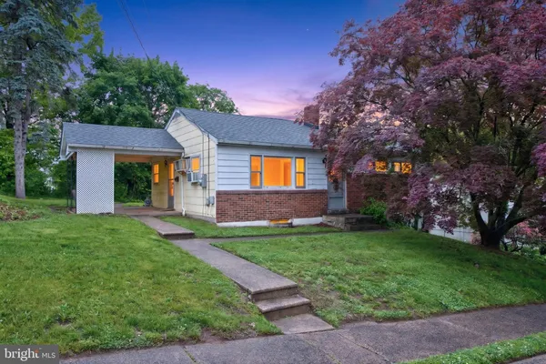 $269,900 | 135 Pikeland Avenue, Spring City, PA 19475