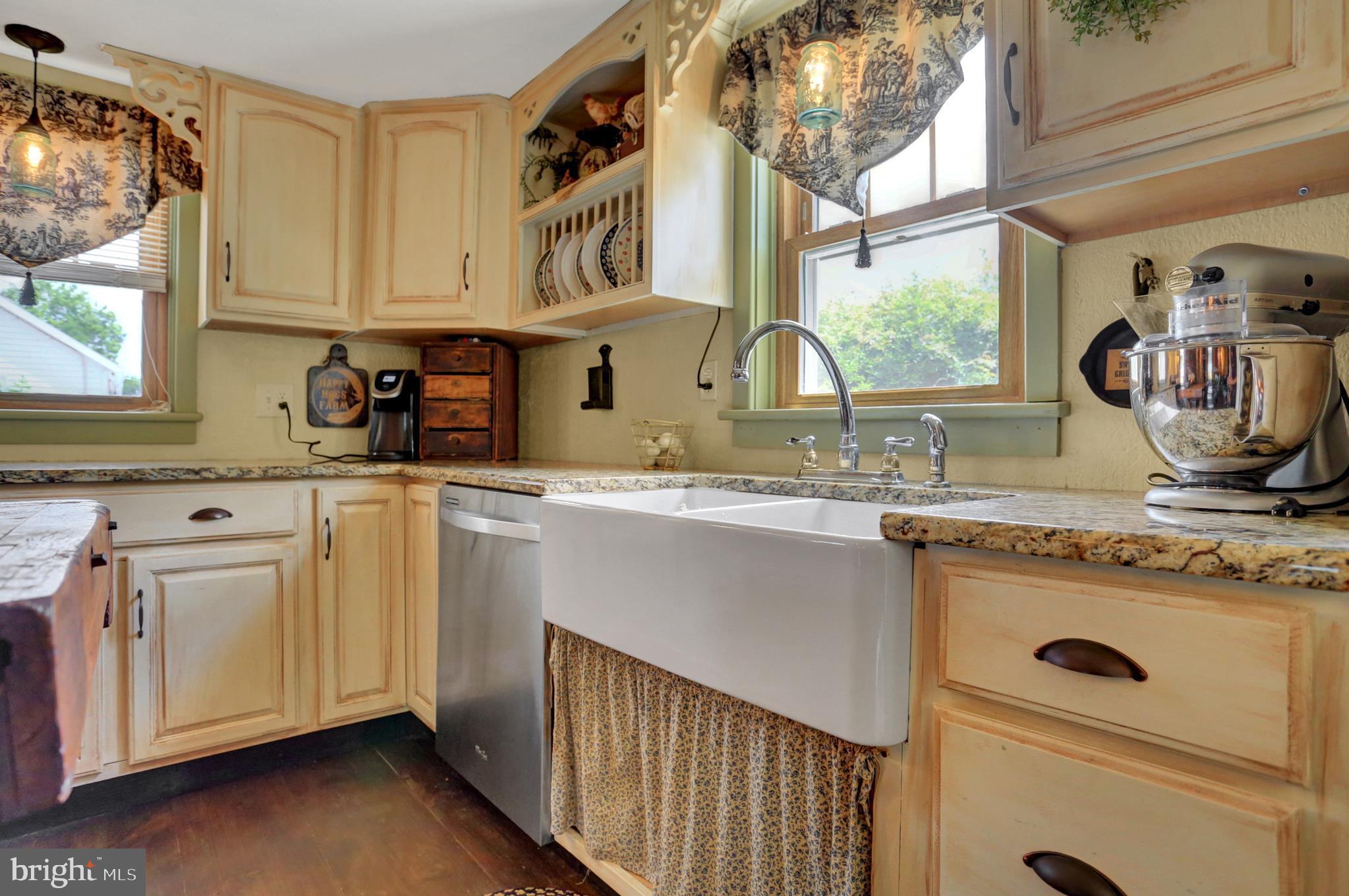 4336 Fairfield Road Fairfield, PA 17320 - Photo 3 of 30 Farm sink