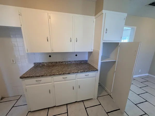 $1,700 | 4310 42nd Street, Lubbock, TX 79413