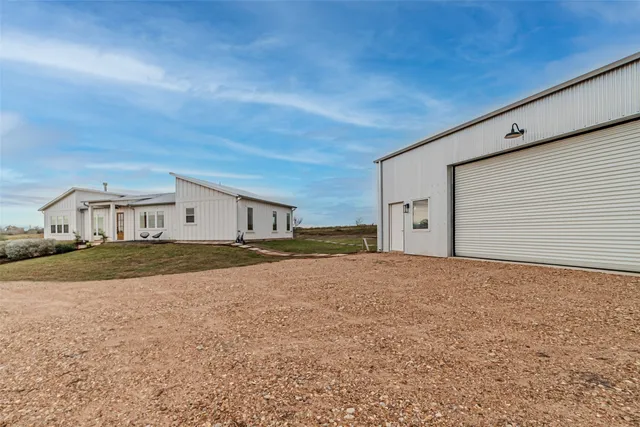 $2,850 | 7789 Gosler Road, Sealy, TX 77474