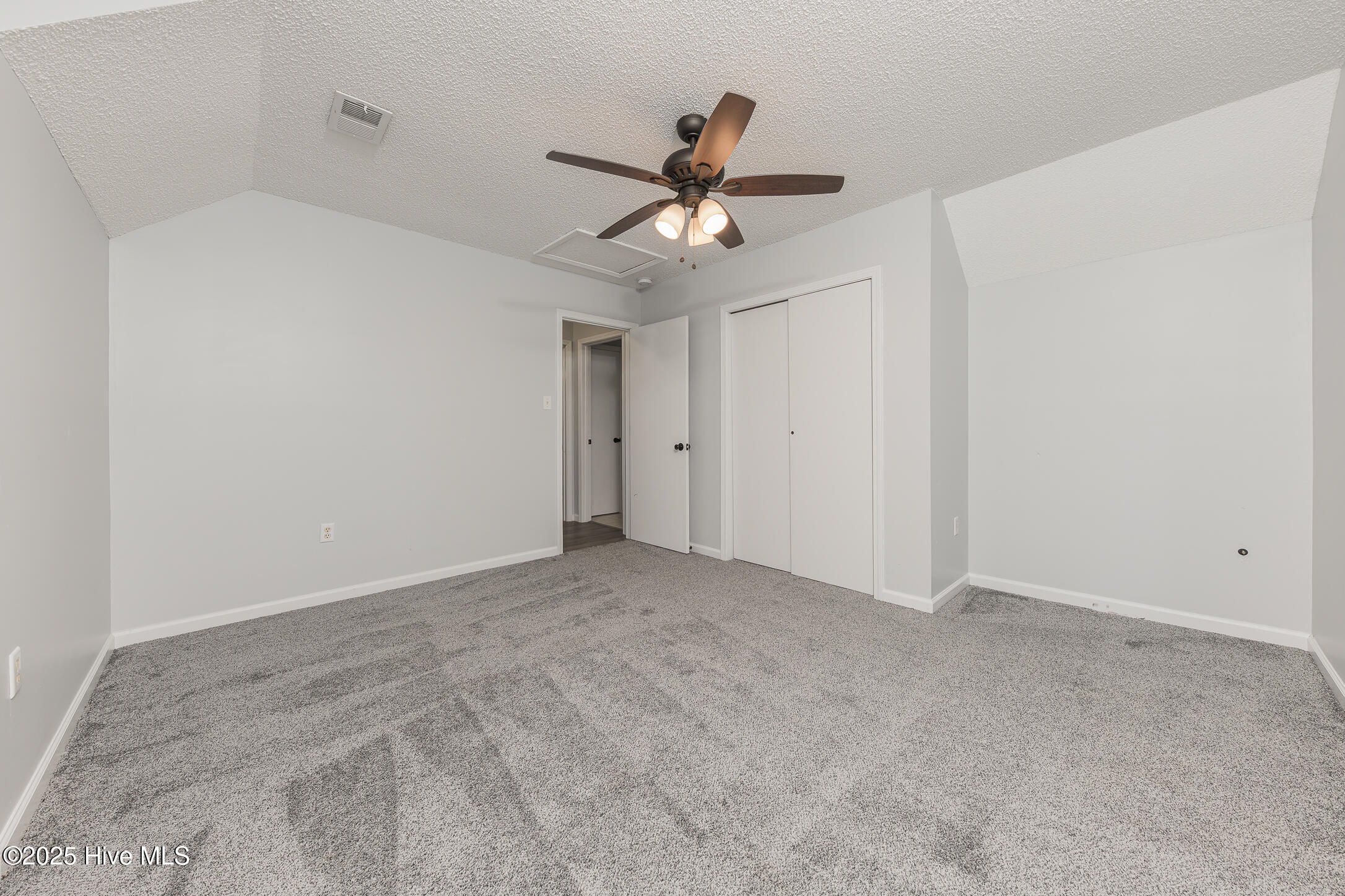 353 Potters Hill Road Richlands, NC 28574 - Photo 21 of 32 39BED2