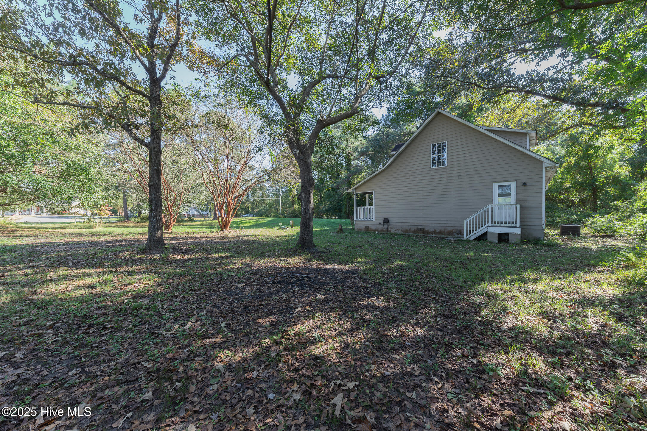 353 Potters Hill Road Richlands, NC 28574 - Photo 3 of 32 10FRONT