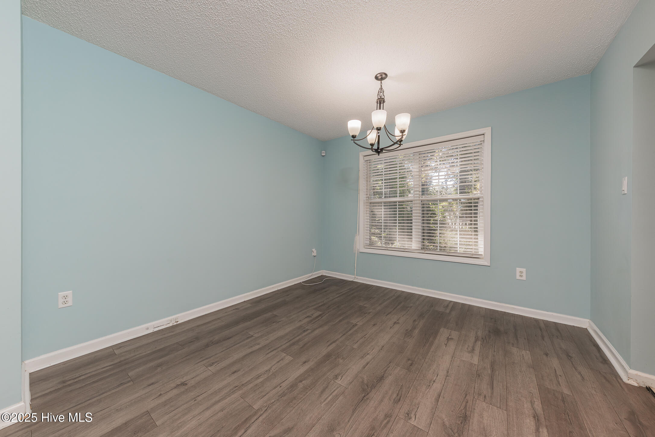 353 Potters Hill Road Richlands, NC 28574 - Photo 8 of 32 20DINING