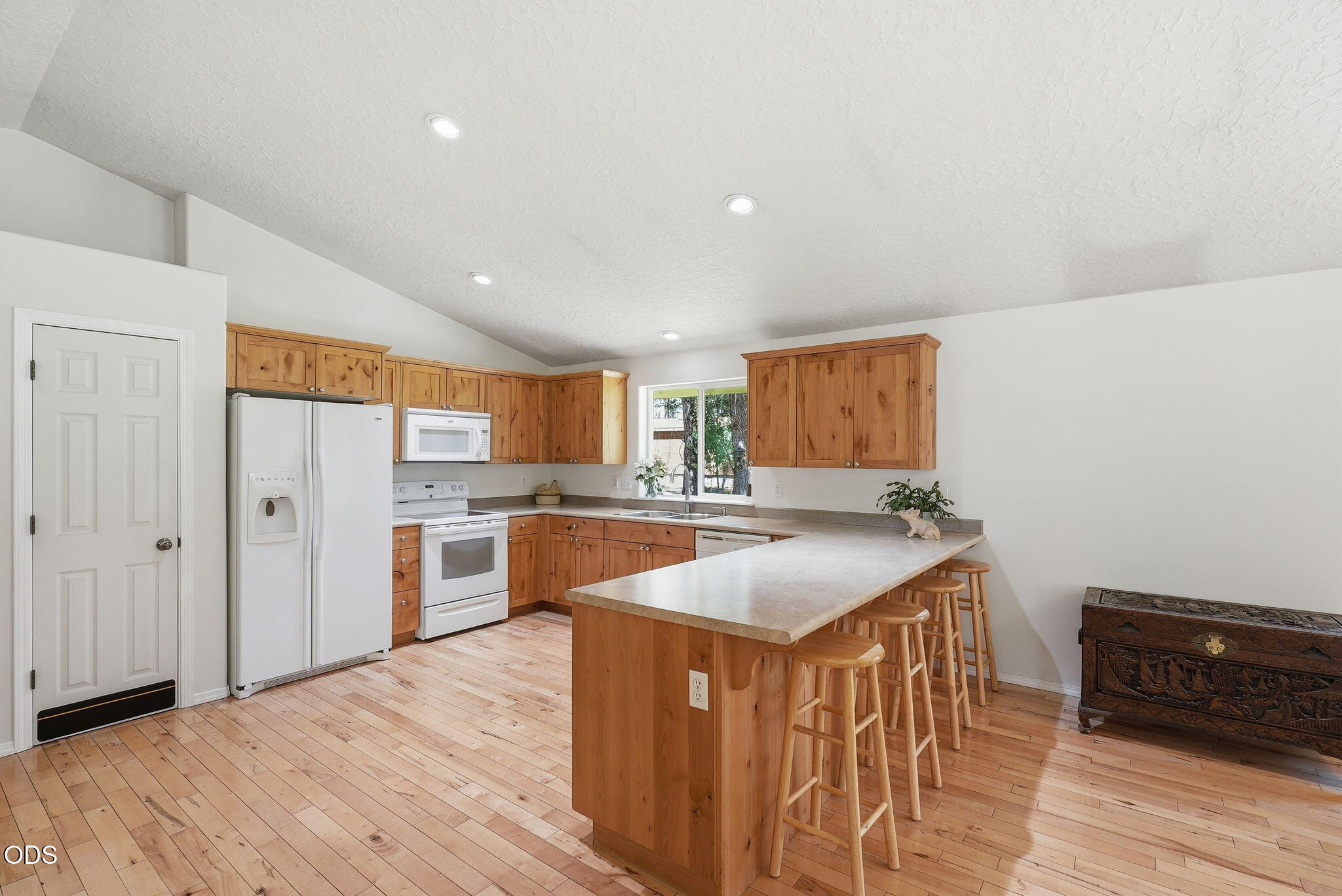 19184 Baker Road Bend, OR 97702 - Photo 11 of 57