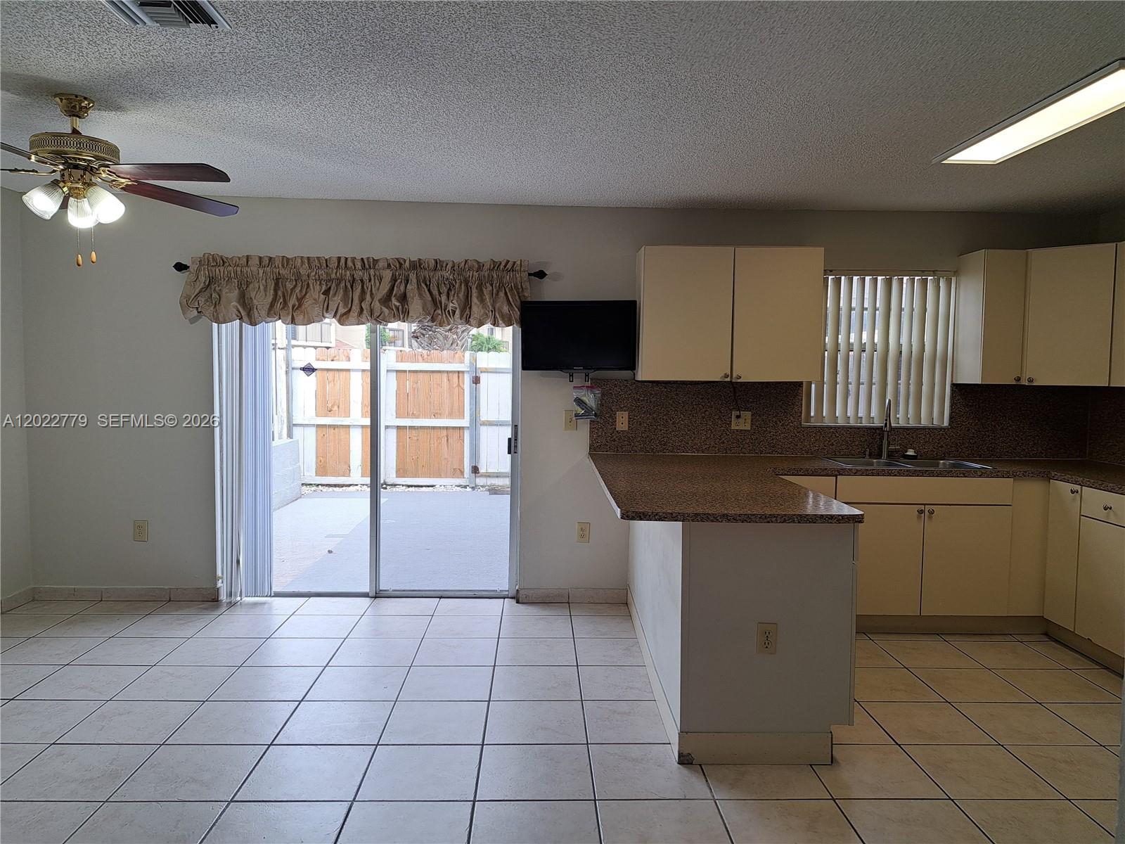 6140 Southwest 129th Place, Unit 2007 Miami, FL 33183 - Photo 8 of 21 Family Room