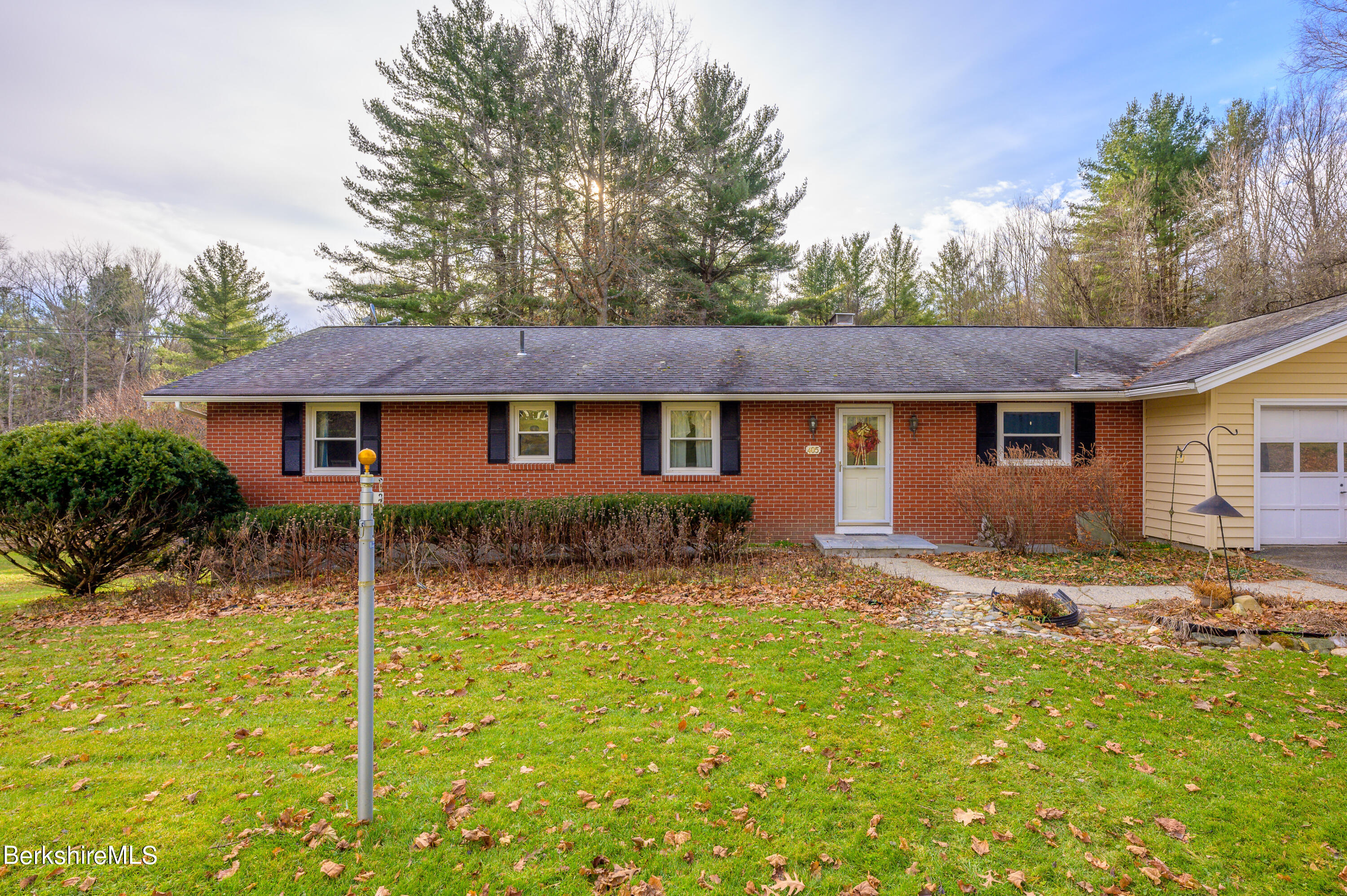 405 Devon Road Lee, MA 01238 - Photo 2 of 26 Print - 405 Devon Rd Lee MA 01238-3946