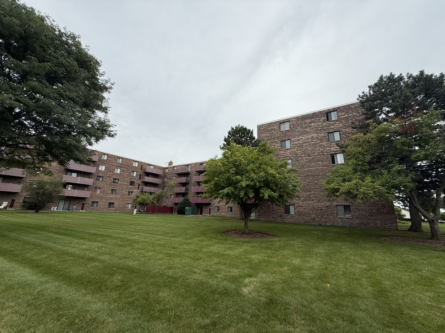 1460 Fairlane Drive, Unit 228 Schaumburg, IL 60193 - Photo 2 of 22 a view of a green field