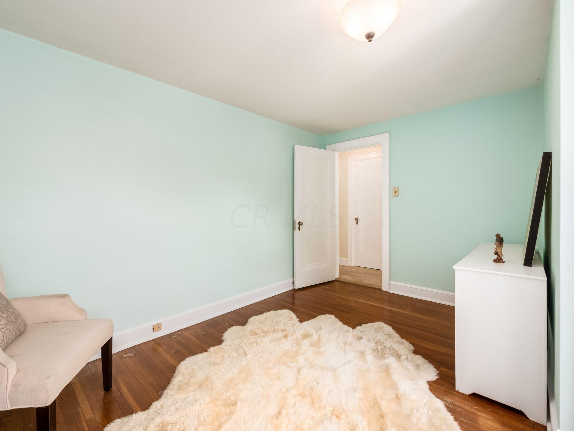843 Vernon Road Columbus, OH 43209 - Photo 23 of 49 2nd Bedroom