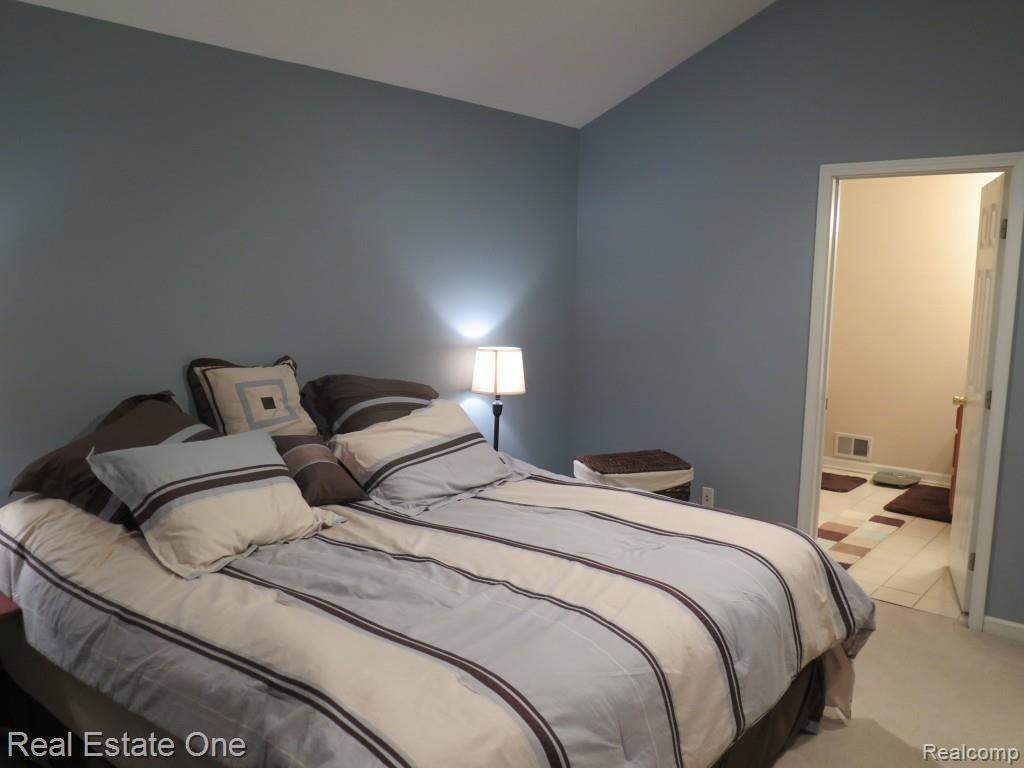 833 Miller Road Lake Orion, MI 48362 - Photo 17 of 23 cecilmstb.jpg