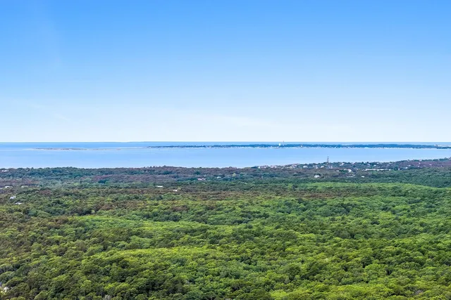 a view of yard from balcony