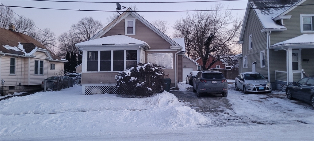 17 Bushwick Place Springfield, MA 01109 - Photo 1 of 1