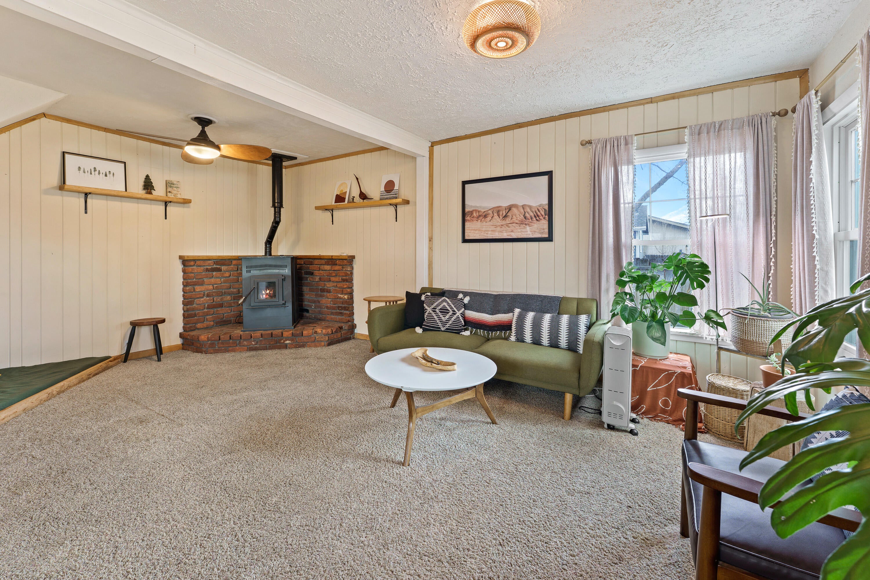 2185 Northeast Butler Market Road Bend, OR 97701 - Photo 30 of 39 DSC04559