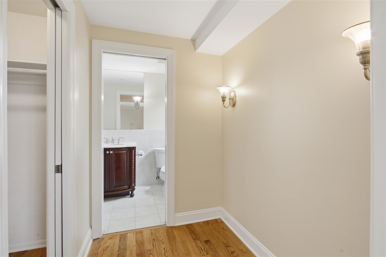 653 Perrien Place Grosse Pointe, MI 48236 - Photo 36 of 54