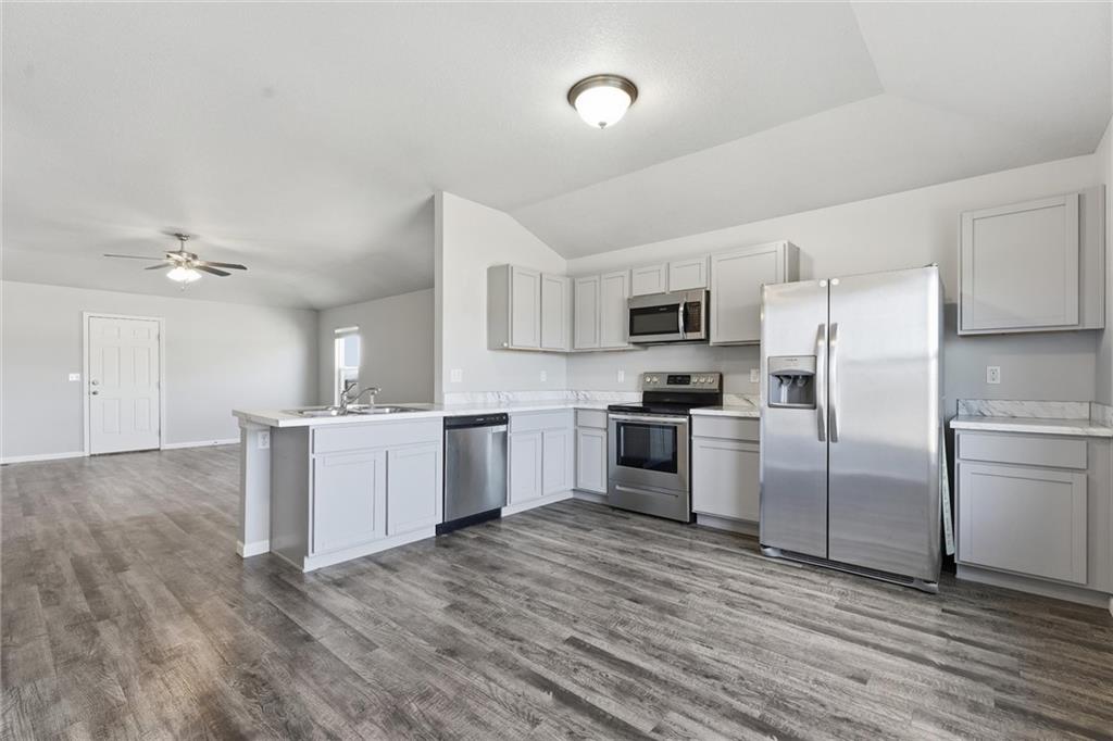 21291 West 219th Street Spring Hill, KS 66083 - Photo 8 of 29