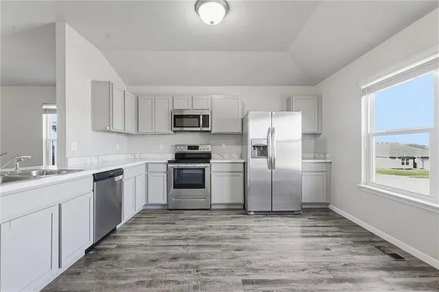 $349,900 | 21291 West 219th Street, Spring Hill, KS 66083