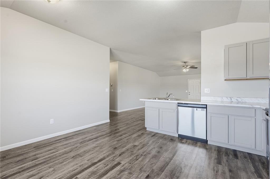 21291 West 219th Street Spring Hill, KS 66083 - Photo 10 of 29