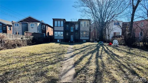 $295,000 | 3823 Potomac Street, St. Louis, MO 63116