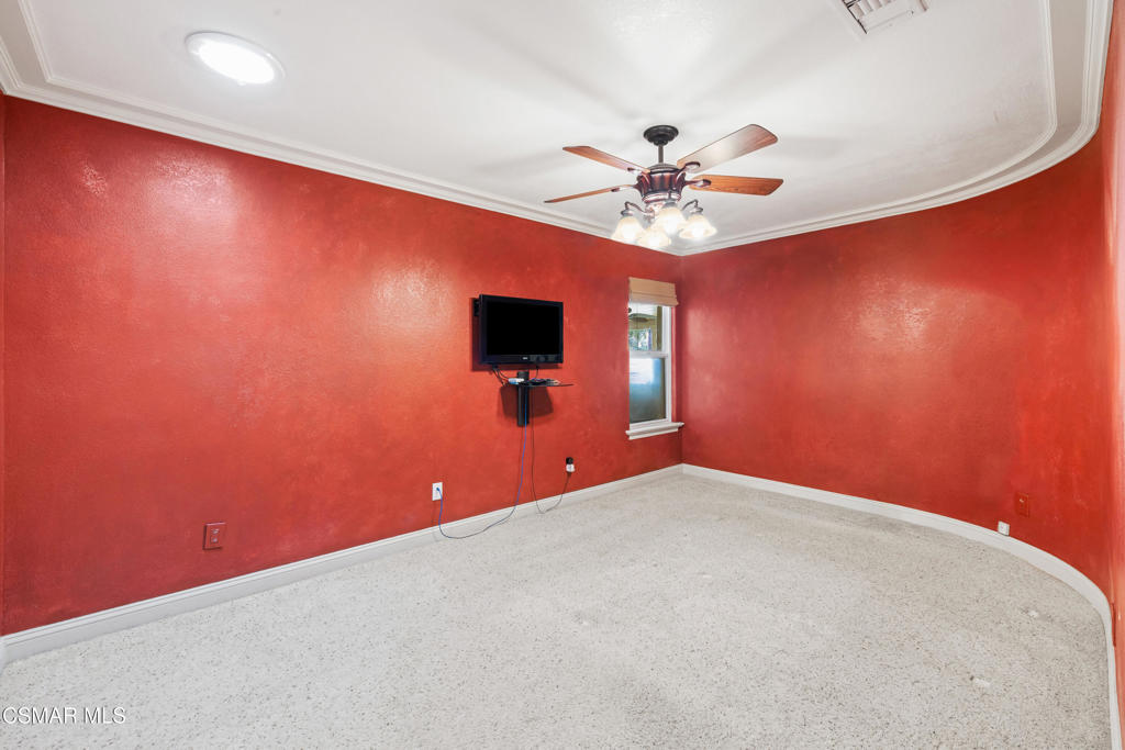 3079 Waco Avenue Simi Valley, CA 93063 - Photo 21 of 38