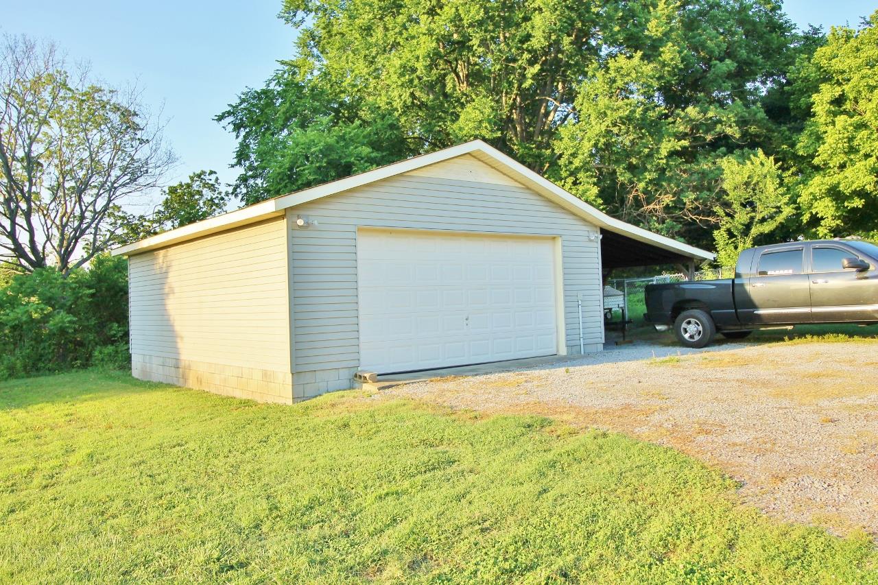 3975 Beasleys Bend Road Lebanon, TN 37087 - Photo 20 of 25 a view of a backyard of house
