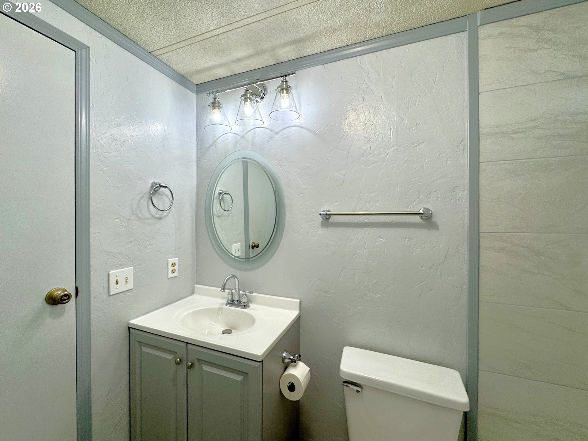 1029 Fifield Street Brookings, OR 97415 - Photo 38 of 44 Bathroom