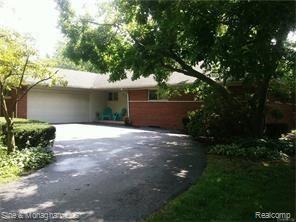 613 Hawthorne Road Grosse Pointe, MI 48236 - Photo 1 of 31 613 Front from right.jpg