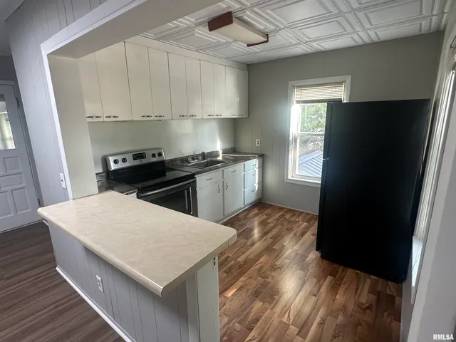 $950 | 405 South Main Street, Morton, IL 61550