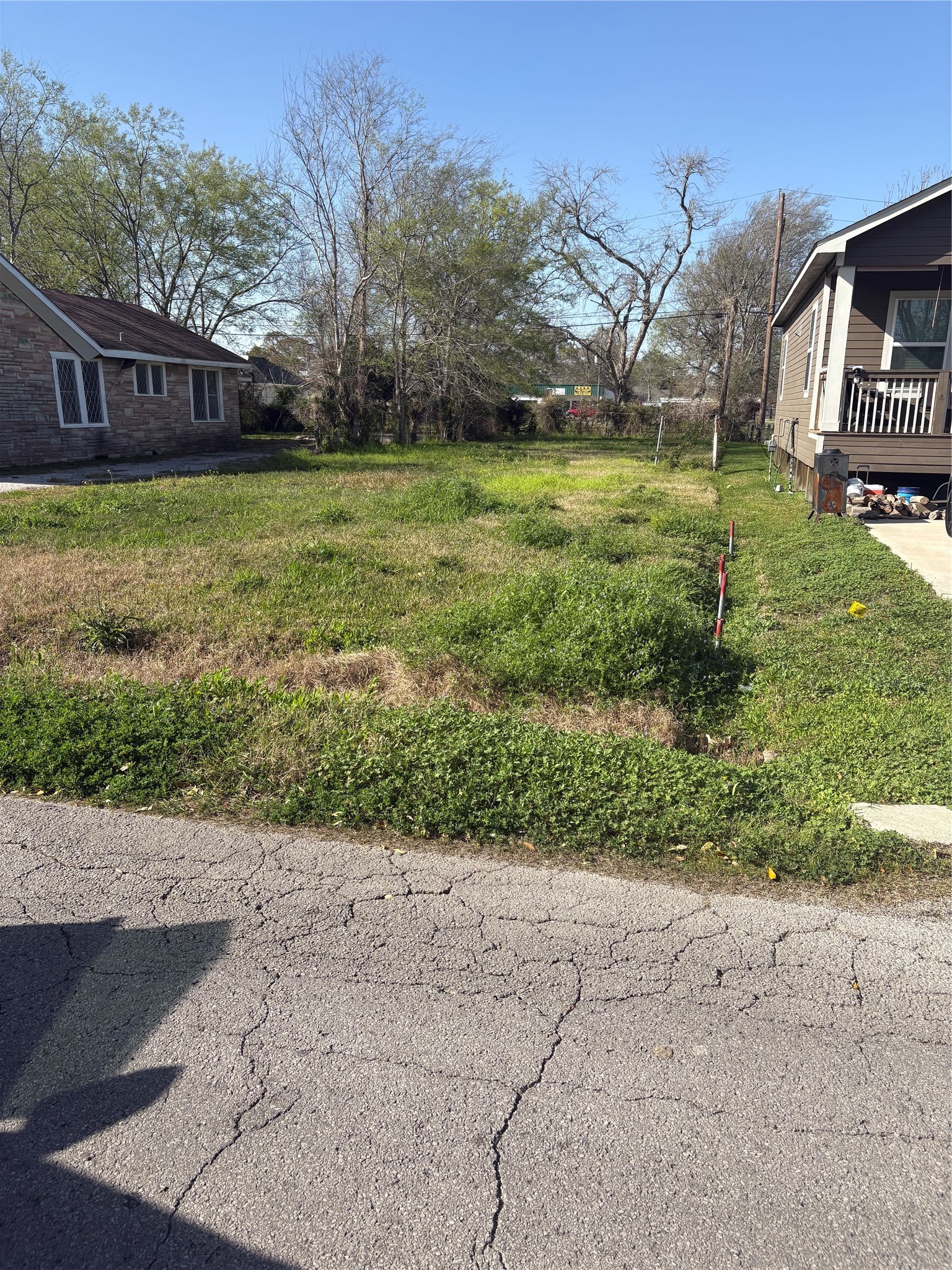 2640 Euclid Street Beaumont, TX 77705 - Photo 2 of 5 a view of a back yard