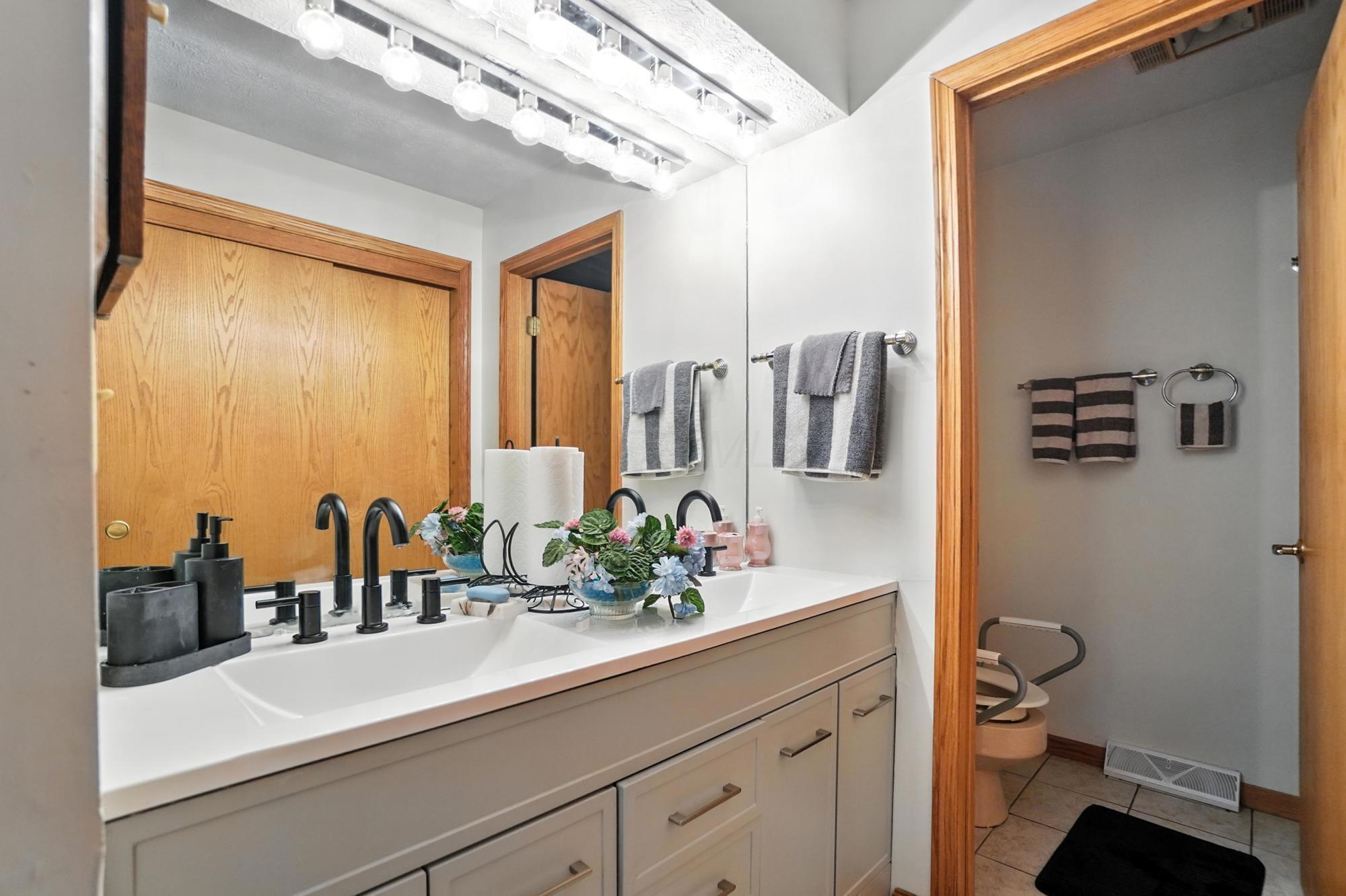 288 Penry Road Delaware, OH 43015 - Photo 12 of 36 Ensuite