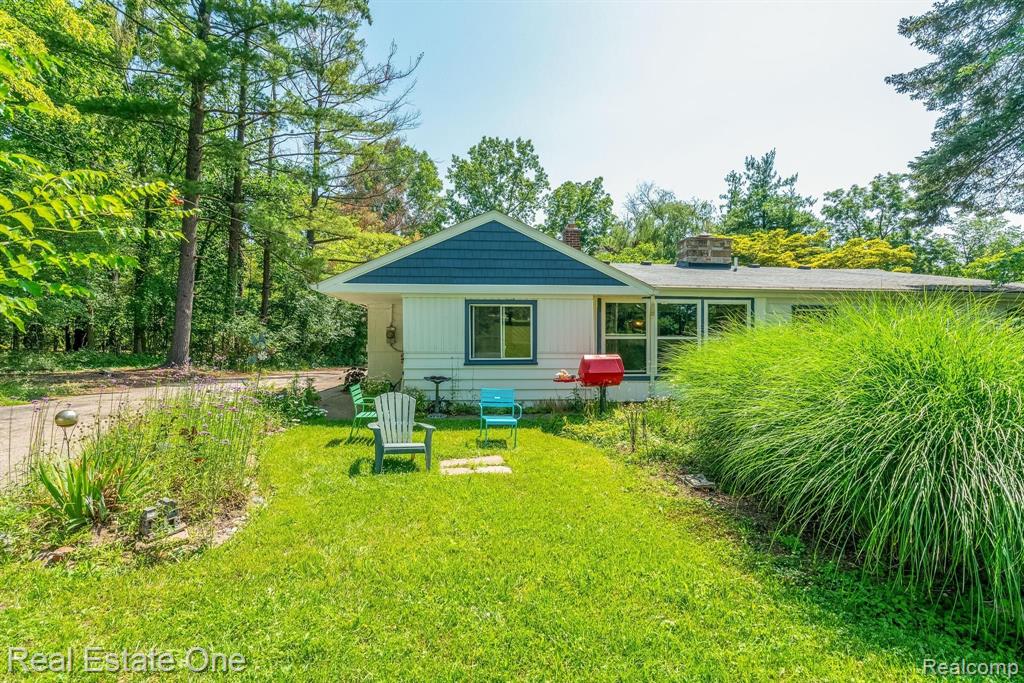 26393 Power Road Farmington Hills, MI 48334 - Photo 5 of 37