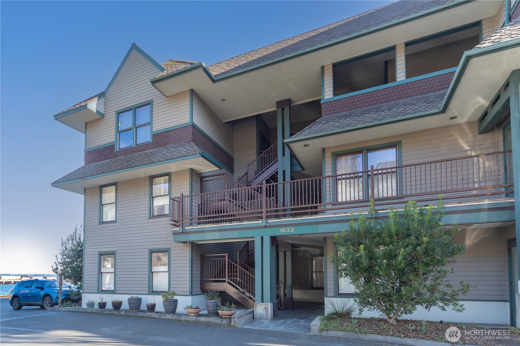 1633 Water Street, Unit 1 Port Townsend, WA 98368 - Photo 4 of 35