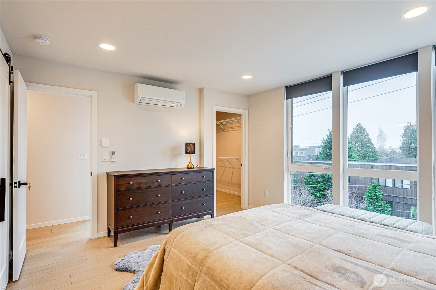 2014 East Pine Street, Unit B Seattle, WA 98122 - Photo 15 of 34