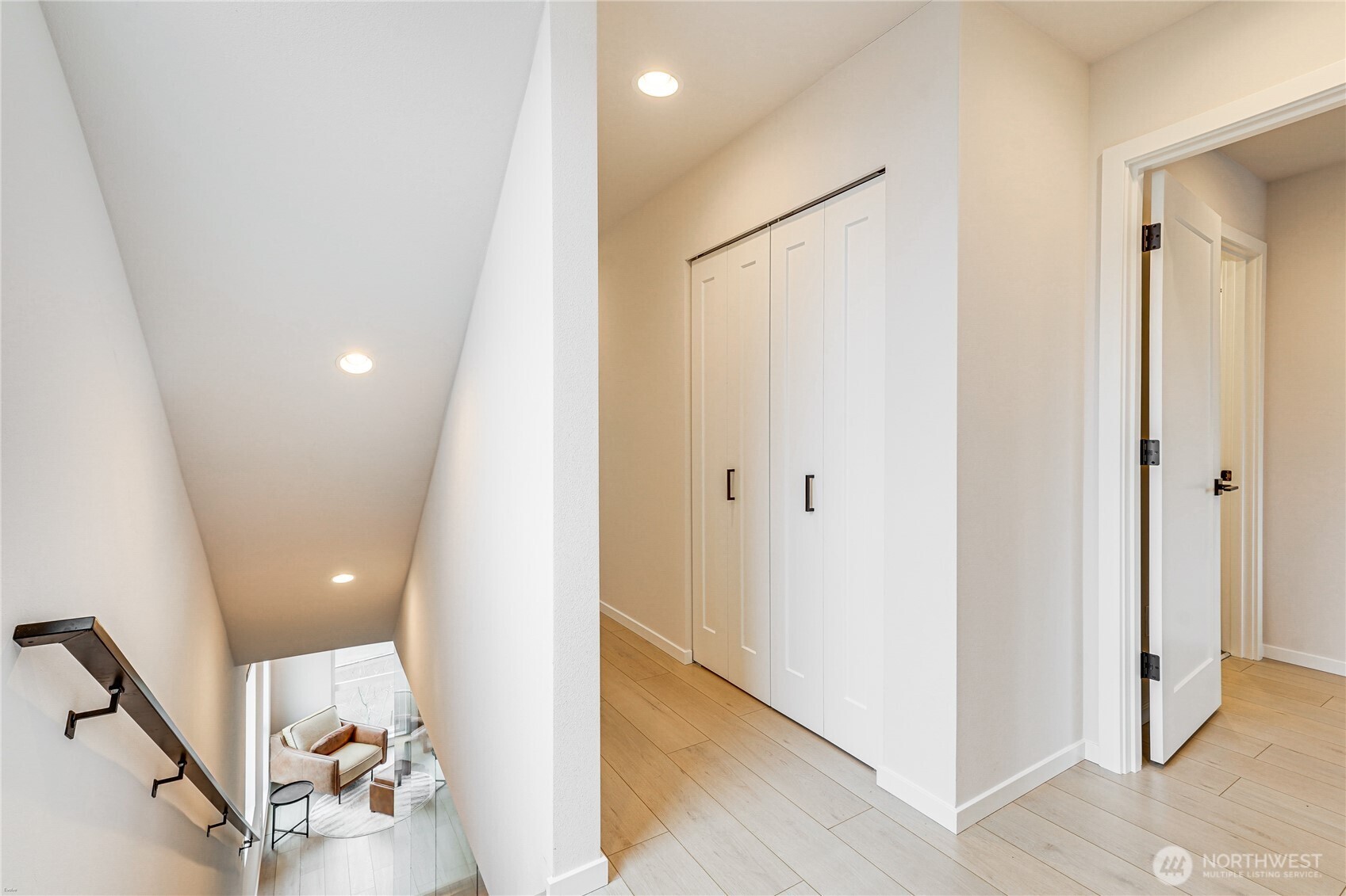 2014 East Pine Street, Unit B Seattle, WA 98122 - Photo 17 of 34