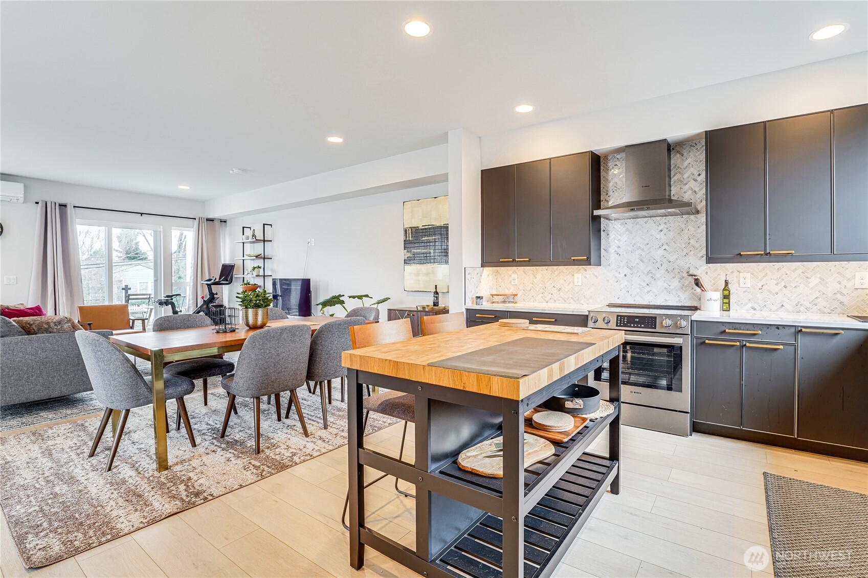 2014 East Pine Street, Unit B Seattle, WA 98122 - Photo 4 of 34