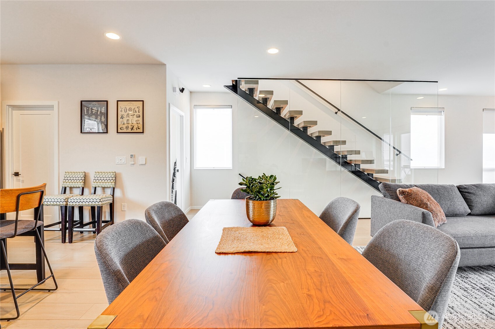 2014 East Pine Street, Unit B Seattle, WA 98122 - Photo 9 of 34