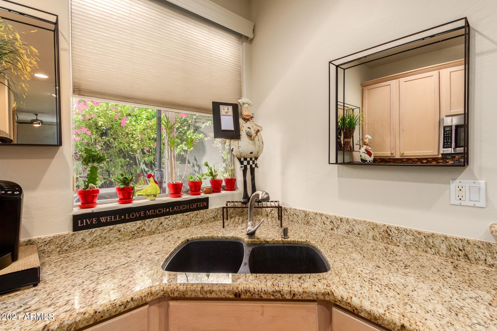 6513 North 18th Place Phoenix, AZ 85016 - Photo 7 of 30 Kitchen 2