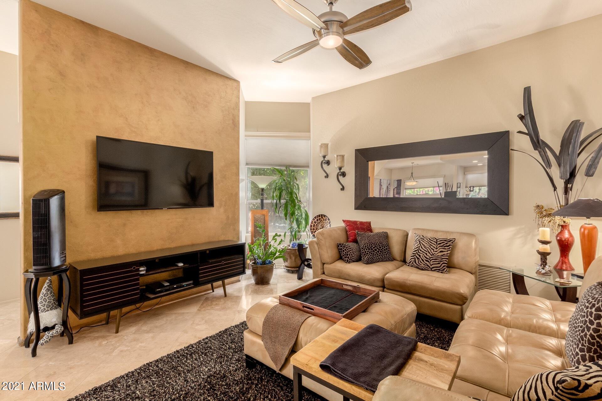 6513 North 18th Place Phoenix, AZ 85016 - Photo 8 of 30 Living Room