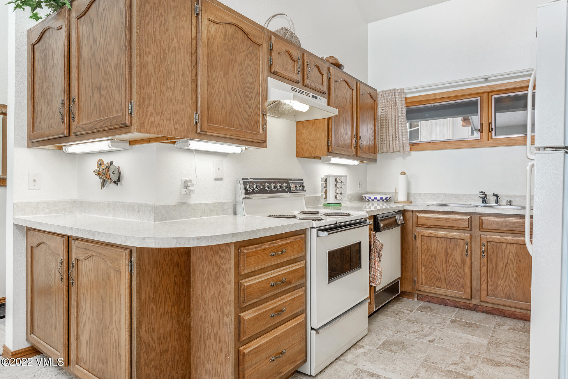 1030 Lions Ridge Loop, Unit 305 Vail, CO 81657 - Photo 8 of 25 Snow Fox 305 MLS-3