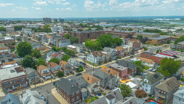 $2,900 | 906 76th Street, Unit 2, North Bergen, NJ 07047