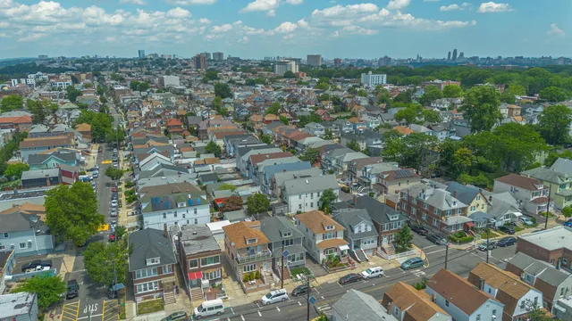 $2,900 | 906 76th Street, Unit 2, North Bergen, NJ 07047