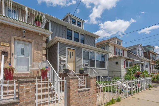 $2,900 | 906 76th Street, Unit 2, North Bergen, NJ 07047
