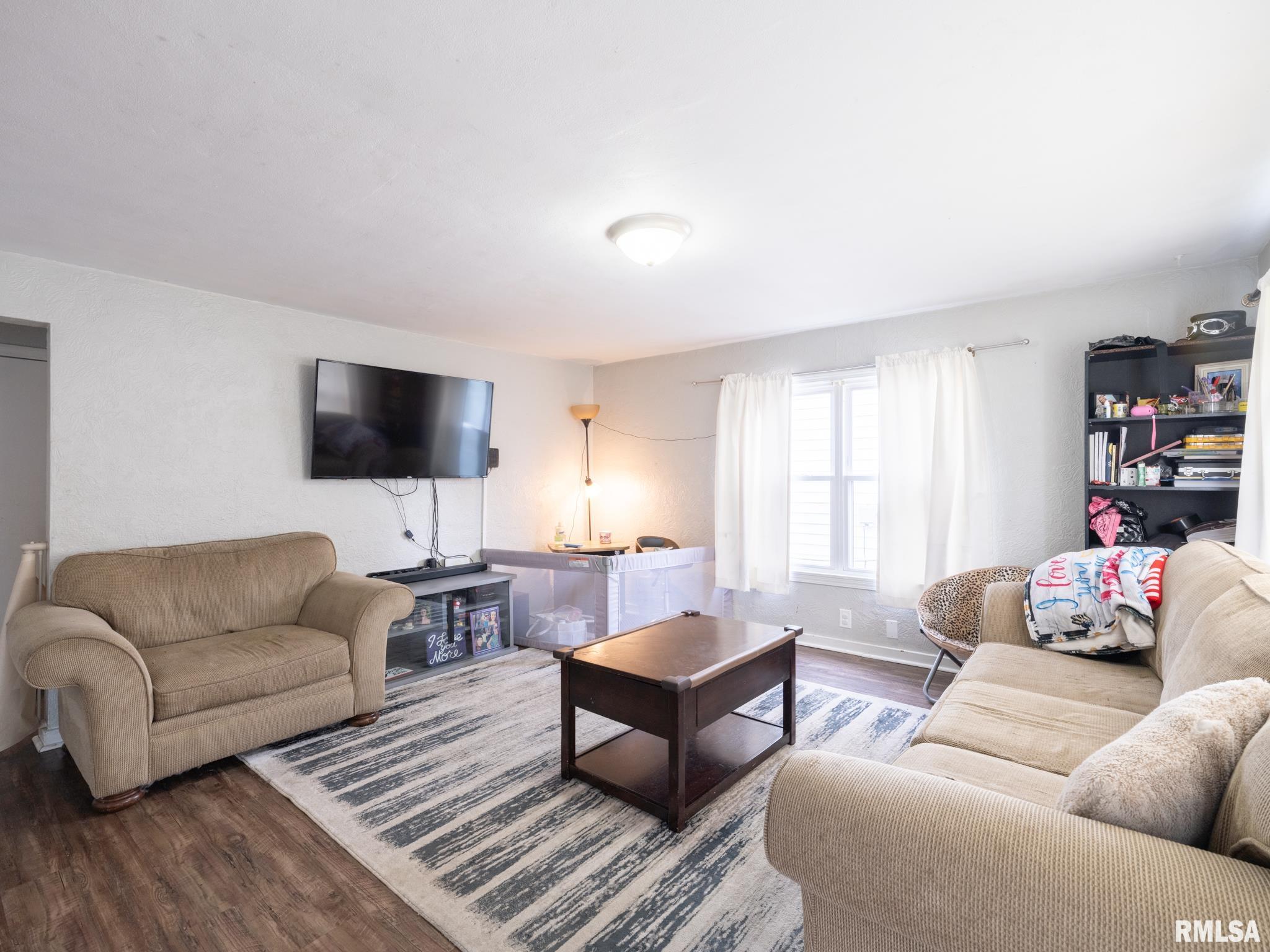 632 Roosevelt Street Creve Coeur, IL 61610 - Photo 4 of 46