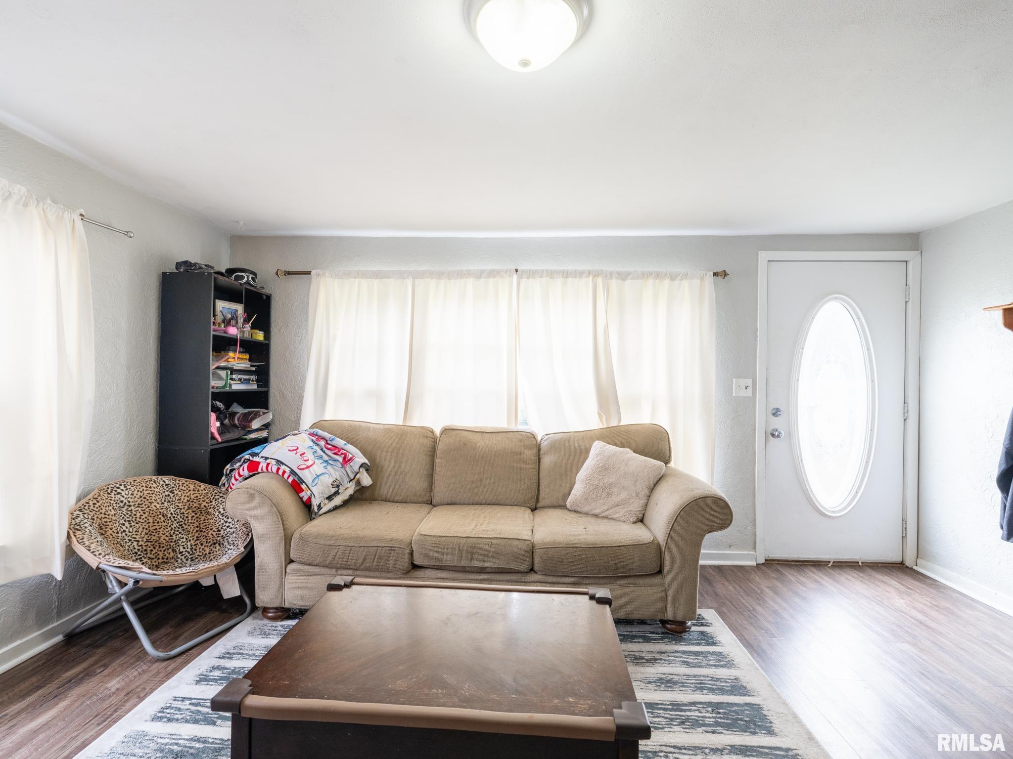 632 Roosevelt Street Creve Coeur, IL 61610 - Photo 6 of 46