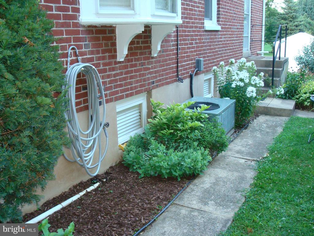 149 Riverside Avenue Lancaster, PA 17602 - Photo 4 of 31 Gallery Image 4
