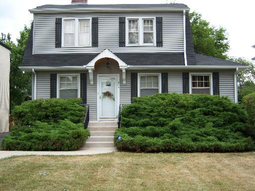 376 Shenstone Road Riverside, IL 60546 - Photo 1 of 1