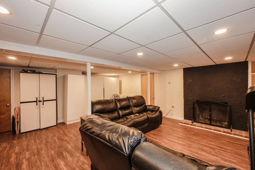 86 Meadowbrook Road Chelmsford, MA 01863 - Photo 17 of 41