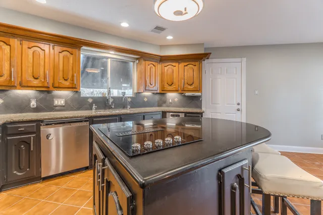 $299,900 | 20015 Bunker Bend Court, Humble, TX 77346