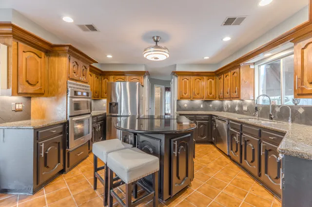 $299,900 | 20015 Bunker Bend Court, Humble, TX 77346