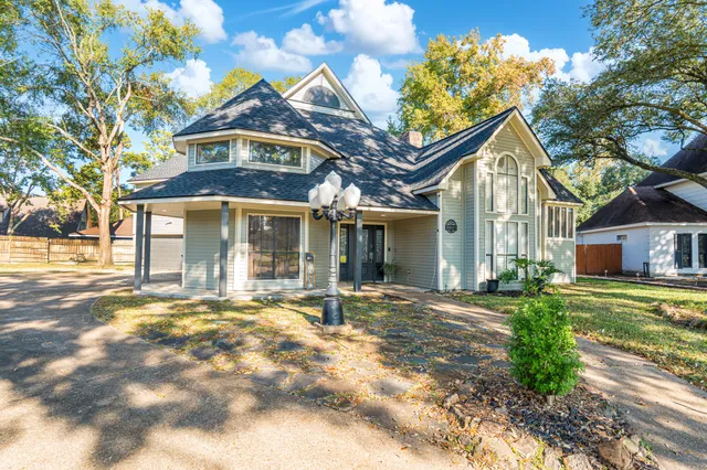 $299,900 | 20015 Bunker Bend Court, Humble, TX 77346